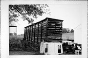 W415 CTH W, a Astylistic Utilitarian Building corn crib, built in Ixonia, Wisconsin in .