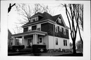 424 E RACINE ST, a American Foursquare house, built in Jefferson, Wisconsin in 1920.