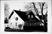 524 E RACINE ST, a Bungalow house, built in Jefferson, Wisconsin in 1920.