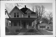 1011 S 8TH ST, a Queen Anne house, built in Watertown, Wisconsin in .
