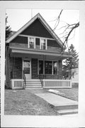 805 RICHARDS AVE, a Cross Gabled house, built in Watertown, Wisconsin in 1911.