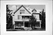 717 MARTIN ST, a Queen Anne house, built in Mauston, Wisconsin in 1875.
