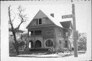 711 61ST ST, a Queen Anne house, built in Kenosha, Wisconsin in 1888.