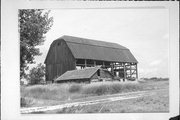 BLACK ASH RD, W SIDE, JUST S OF HAWK RD, a Astylistic Utilitarian Building barn, built in Lincoln, Wisconsin in .