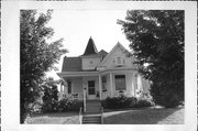 718 ELLIS ST, a Queen Anne house, built in Kewaunee, Wisconsin in 1900.