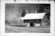 W5843 BRICKYARD LN, a Astylistic Utilitarian Building barn, built in Shelby, Wisconsin in 1895.