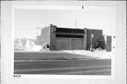 1704 SOUTH AVE, a Astylistic Utilitarian Building gas station/service station, built in La Crosse, Wisconsin in 1930.