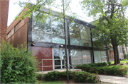 2121 W WISCONSIN AVE, a International Style small office building, built in Milwaukee, Wisconsin in 1954.