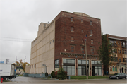 2620 W WISCONSIN AVE, a Twentieth Century Commercial warehouse, built in Milwaukee, Wisconsin in 1923.