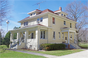924 MAIN ST, a American Foursquare rectory/parsonage, built in St. Cloud, Wisconsin in 1924.
