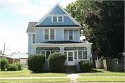 1724 MARKET ST, a Queen Anne house, built in La Crosse, Wisconsin in .