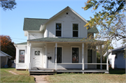 414 4TH AVE S, a Gabled Ell house, built in Onalaska, Wisconsin in 1885.