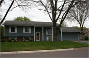 1403 MONROE ST, a Contemporary house, built in Onalaska, Wisconsin in 1973.