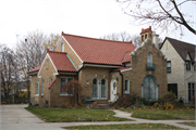 1621 E BLACKTHORNE PL, a Spanish/Mediterranean Styles house, built in Whitefish Bay, Wisconsin in 1928.