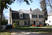 6123 N BERKELEY BLVD, a Colonial Revival/Georgian Revival house, built in Whitefish Bay, Wisconsin in 1939.
