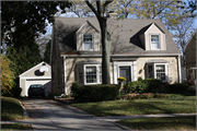 6154 N KENT AVE, a Colonial Revival/Georgian Revival house, built in Whitefish Bay, Wisconsin in 1938.