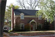 6167 N KENT AVE, a Colonial Revival/Georgian Revival house, built in Whitefish Bay, Wisconsin in 1941.