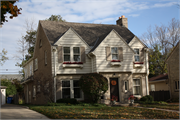 6250 N BAY RIDGE AVE, a Colonial Revival/Georgian Revival house, built in Whitefish Bay, Wisconsin in 1931.
