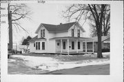 414 4TH AVE S, a Gabled Ell house, built in Onalaska, Wisconsin in 1885.