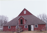 2733 COUNTY HIGHWAY M, a Astylistic Utilitarian Building barn, built in Fitchburg, Wisconsin in 1875.