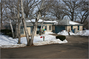 W264 S3641 HAWTHORNE HOLLOW RD, a Ranch house, built in Waukesha, Wisconsin in 1955.