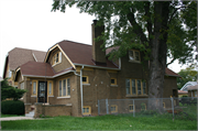 3220 N TEUTONIA AVE, a Bungalow house, built in Milwaukee, Wisconsin in 1927.