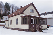 1008 MAIN ST, a Front Gabled house, built in Niagara, Wisconsin in 1904.