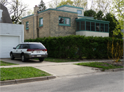 2741 CHAMBERLAIN AVE 2741 CHAMBERLAIN AVE, a International Style house, built in Madison, Wisconsin in 1937.