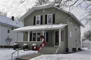 928 LINCOLN BLVD, a Front Gabled house, built in Manitowoc, Wisconsin in 1917.