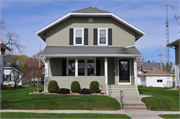928 LINCOLN BLVD, a Front Gabled house, built in Manitowoc, Wisconsin in 1917.