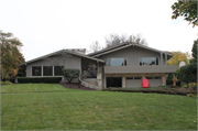 2324 N MENOMONEE RIVER PKWY, a Contemporary house, built in Wauwatosa, Wisconsin in 1957.