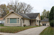 9543 Beverly Place, a Ranch house, built in Wauwatosa, Wisconsin in 1949.