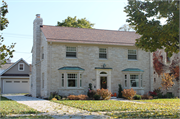 2624 PASADENA BLVD, a Colonial Revival/Georgian Revival house, built in Wauwatosa, Wisconsin in 1937.