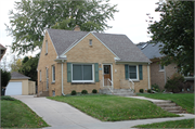 2473 N LEFEBER AVE 2473 N LEFEBER AVE, a Minimal Traditional house, built in Wauwatosa, Wisconsin in 1950.