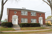 2711 N 75th Street, a Colonial Revival/Georgian Revival apartment/condominium, built in Wauwatosa, Wisconsin in 1950.