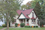 1726 N 83rd Street, a Queen Anne house, built in Wauwatosa, Wisconsin in 1895.
