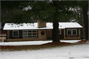 590 ELM AVE W, a Ranch house, built in Menomonie, Wisconsin in 1960.