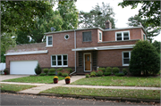 1033 GRAVES AVE 1033 GRAVES AVE, a International Style house, built in Wausau, Wisconsin in 1940.
