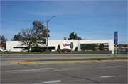 4200 W BROWN DEER RD, a Contemporary bank/financial institution, built in Brown Deer, Wisconsin in 1977.