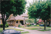 5204 W WASHINGTON BLVD, a Bungalow house, built in Milwaukee, Wisconsin in 1922.