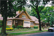 5204 W WASHINGTON BLVD, a Bungalow house, built in Milwaukee, Wisconsin in 1922.