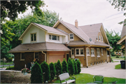 5204 W WASHINGTON BLVD, a Bungalow house, built in Milwaukee, Wisconsin in 1922.