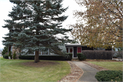 2411 Riverside Ave, a Contemporary house, built in Marinette, Wisconsin in 1965.