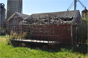 5924 NORTHWEST HIGHWAY, a Astylistic Utilitarian Building corn crib, built in Waterford, Wisconsin in 1900.