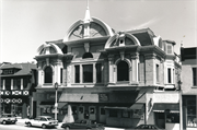 606-614 W LINCOLN AVE, a Neoclassical/Beaux Arts retail building, built in Milwaukee, Wisconsin in 1899.