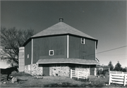 2540 WESTERN AVE, a Astylistic Utilitarian Building centric barn, built in Jackson, Wisconsin in .