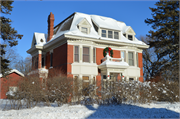 403 E 5TH ST, a Colonial Revival/Georgian Revival house, built in Superior, Wisconsin in 1894.