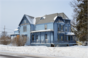 2130 E 4TH ST, a Queen Anne house, built in Superior, Wisconsin in 1880.