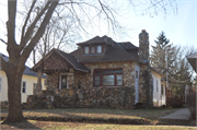 607 S Wacouta Ave 607 S Wacouta Ave, a Craftsman house, built in Prairie du Chien, Wisconsin in 1925.