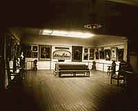 Museum gallery in 1901.